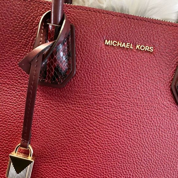 Michael Kors Large  Mercer Accordion Tote - Picture 2 of 8